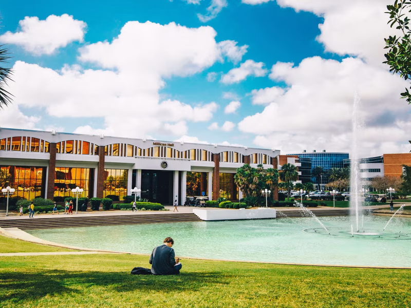 ucfmaincampus.avif